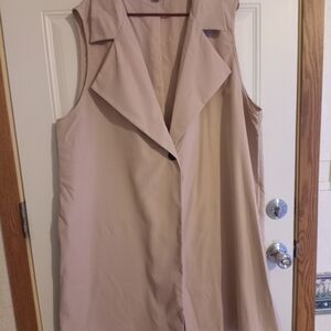 SHEIN Beige Sleeveless Vest